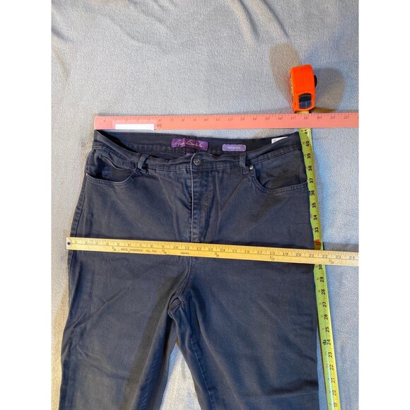 Gloria Vanderbilt, Black Denim Jeans Size 18 Average Amanda Excellent Condition - Picture 2 of 8
